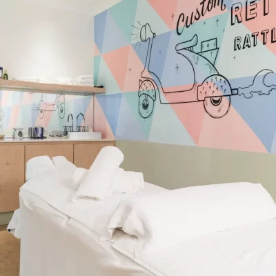oaks-port-douglas-resort-spa-massage-bed-decor-interior-1920-x-1080